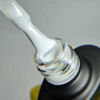 Must Have! Молочний Гель-лак Izzy Premium Milky для ідеального покриття фото